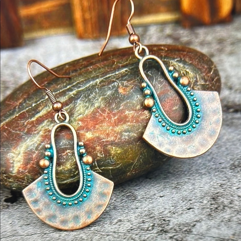 ❣️5 |$25❣️last 1 Elegant Turquoise and Bronze Earrings 🆕